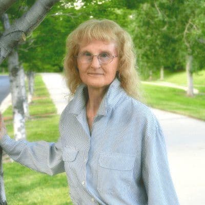 Mary Elaine Petrucci: Caregiver Lifeline Community color logo