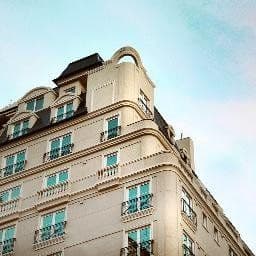 CARLES Hotel