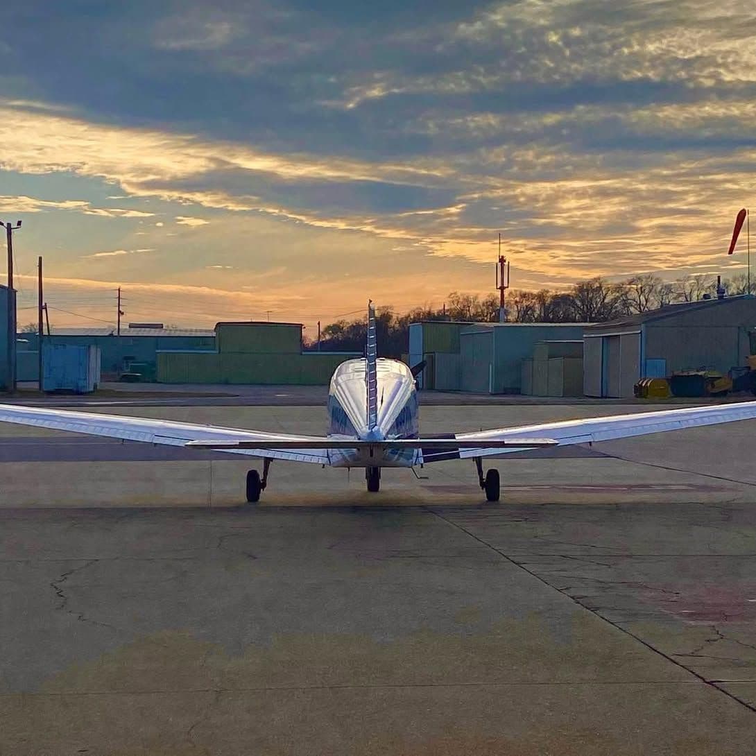 Ideal Aviation Illinois LLC color logo