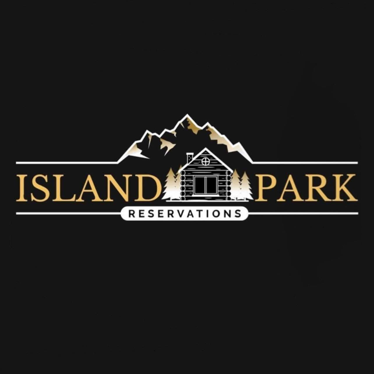 Cheri Mund color logo