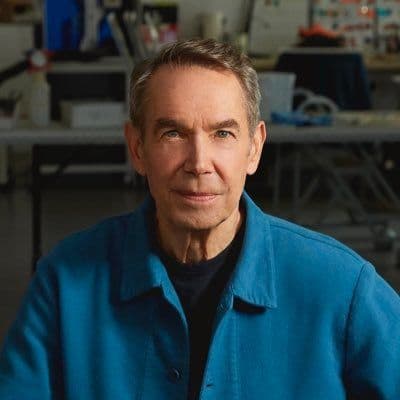 Jeff Koons color logo
