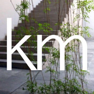 Kurimanzutto color logo