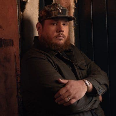 Luke Combs color logo