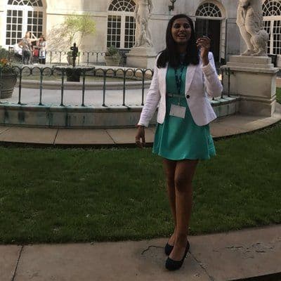 Anisha Desai 🧠 color logo