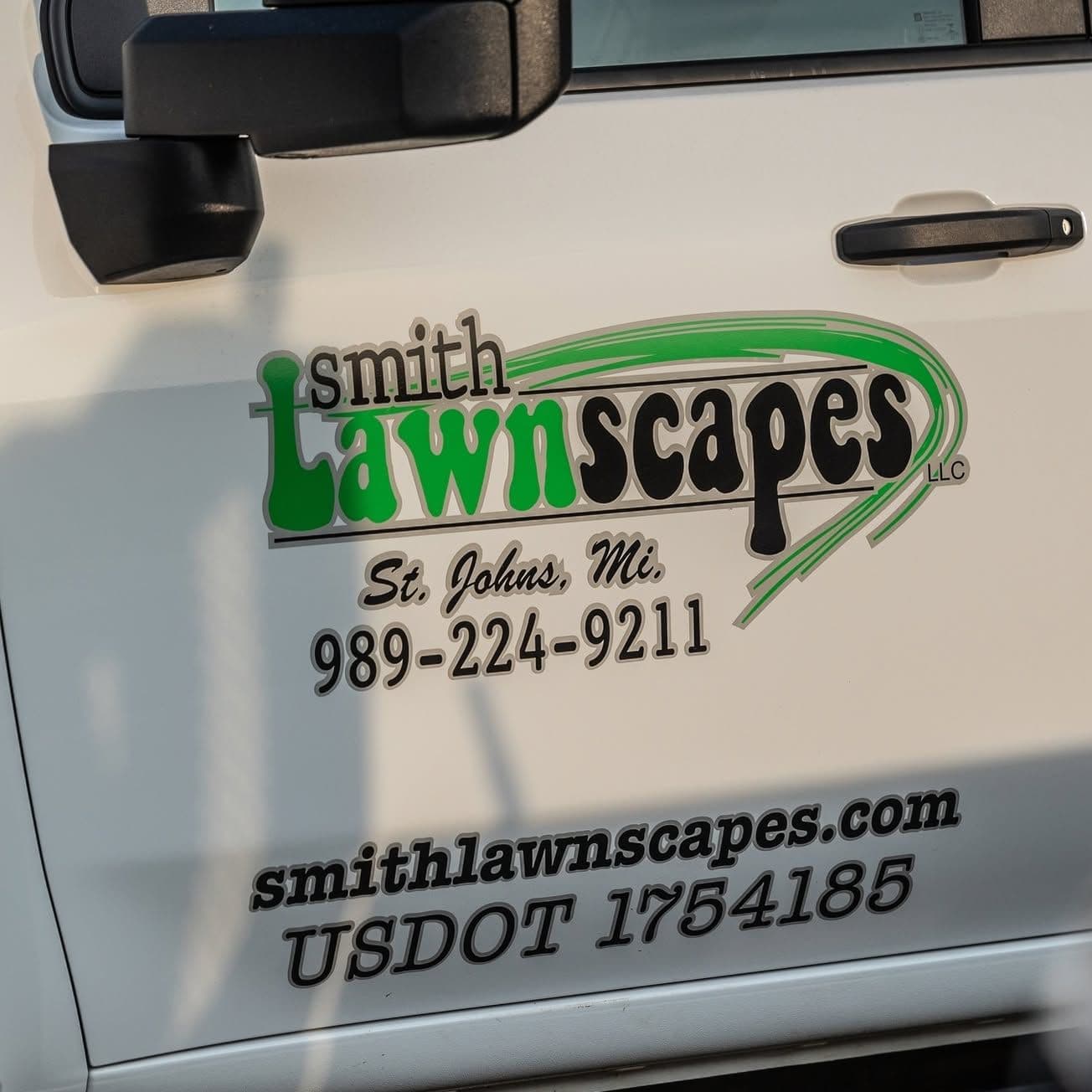 Smith Lawnscapes color logo