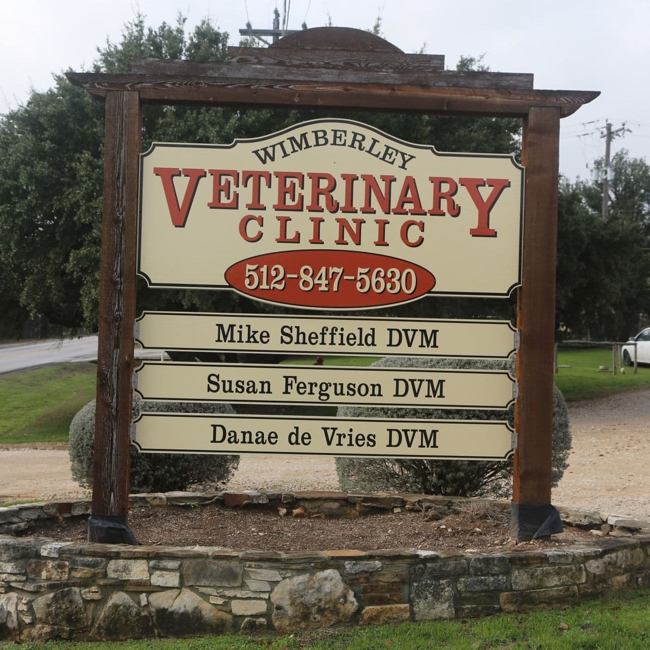 Wimberly Vet clinic color logo
